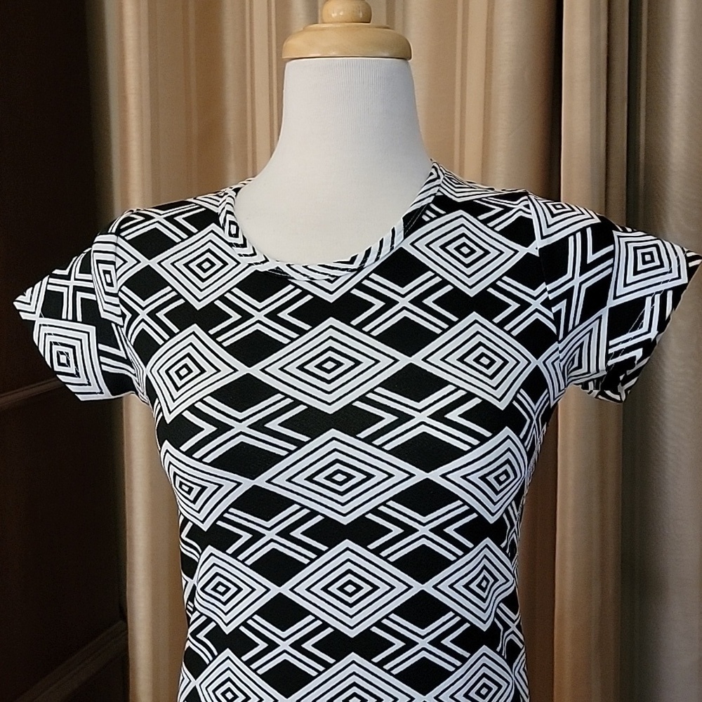 COPY - Jonathan Martin Short Slevved Dress Size Small - Picture 2 of 7